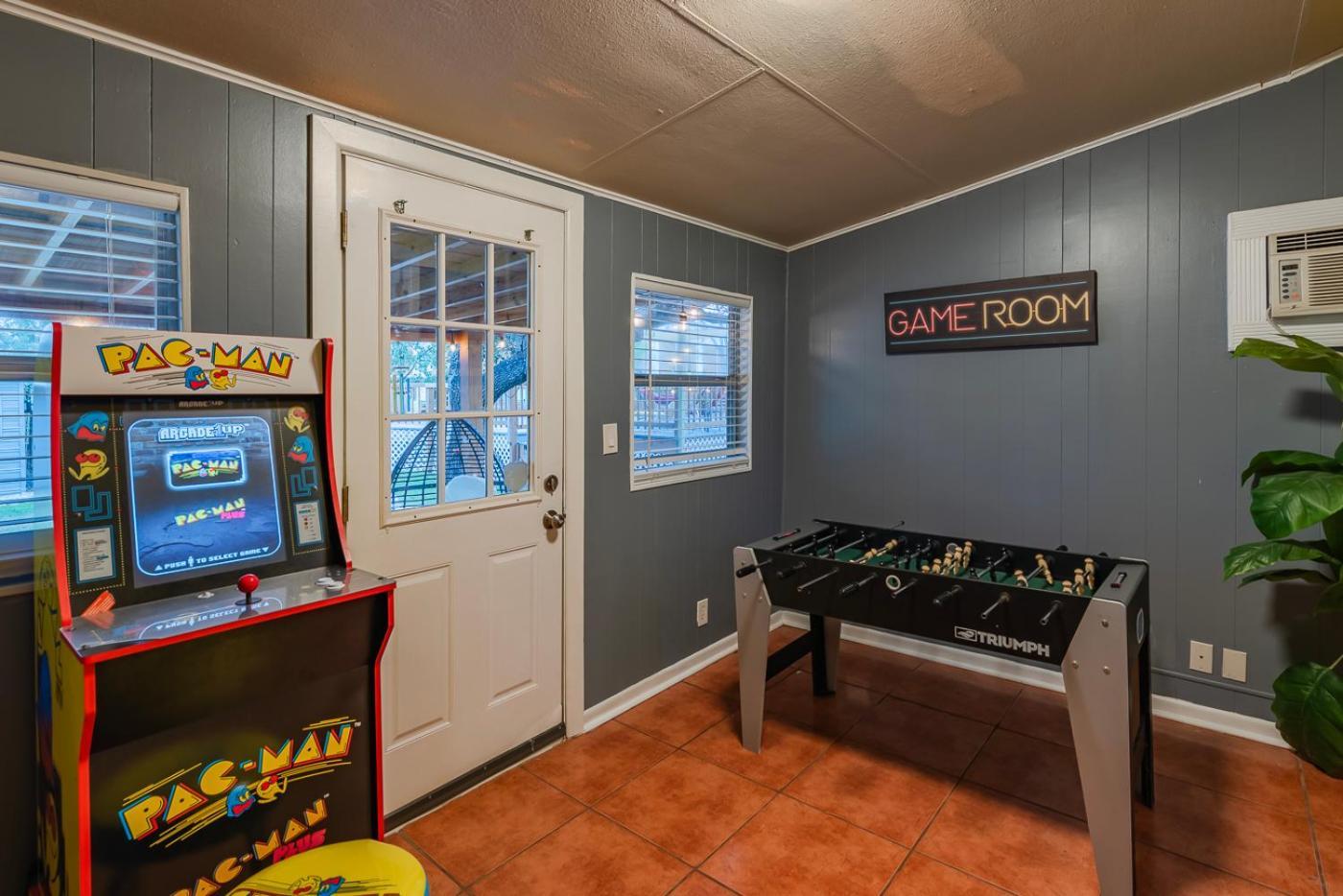 Texas Vacation Home, Game Room & Pool By Sixflags Сан-Антонио Экстерьер фото